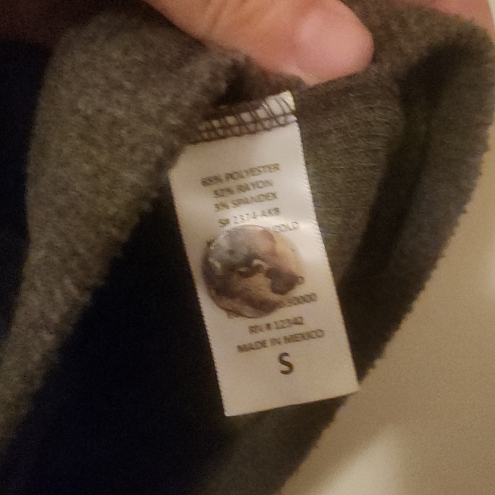Knit Vest With Shell Buttons - Picture 3 of 5